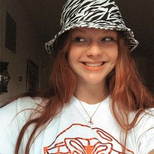 Meet your Posher, Lucy